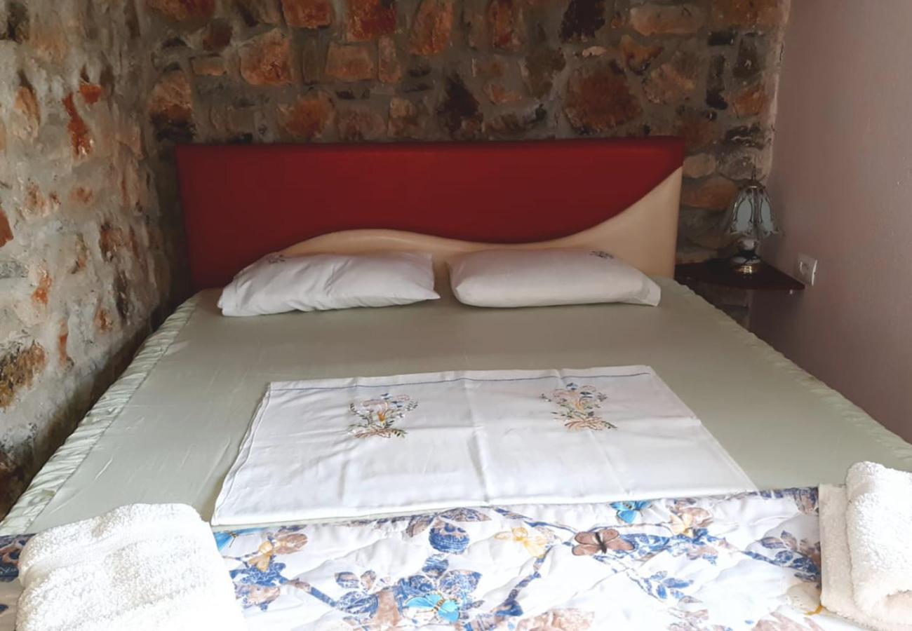 Hotel Villa Stone Dream Bar Restaurant Udenisht Екстер'єр фото