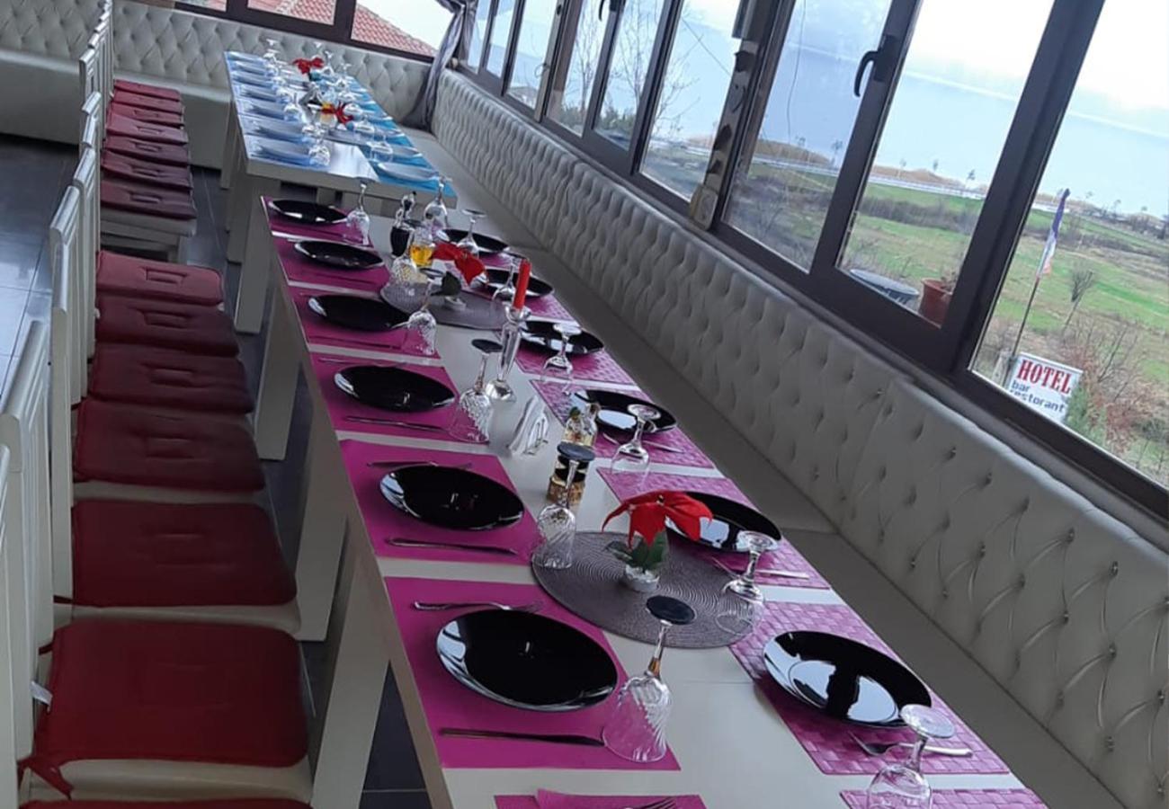 Hotel Villa Stone Dream Bar Restaurant Udenisht Екстер'єр фото