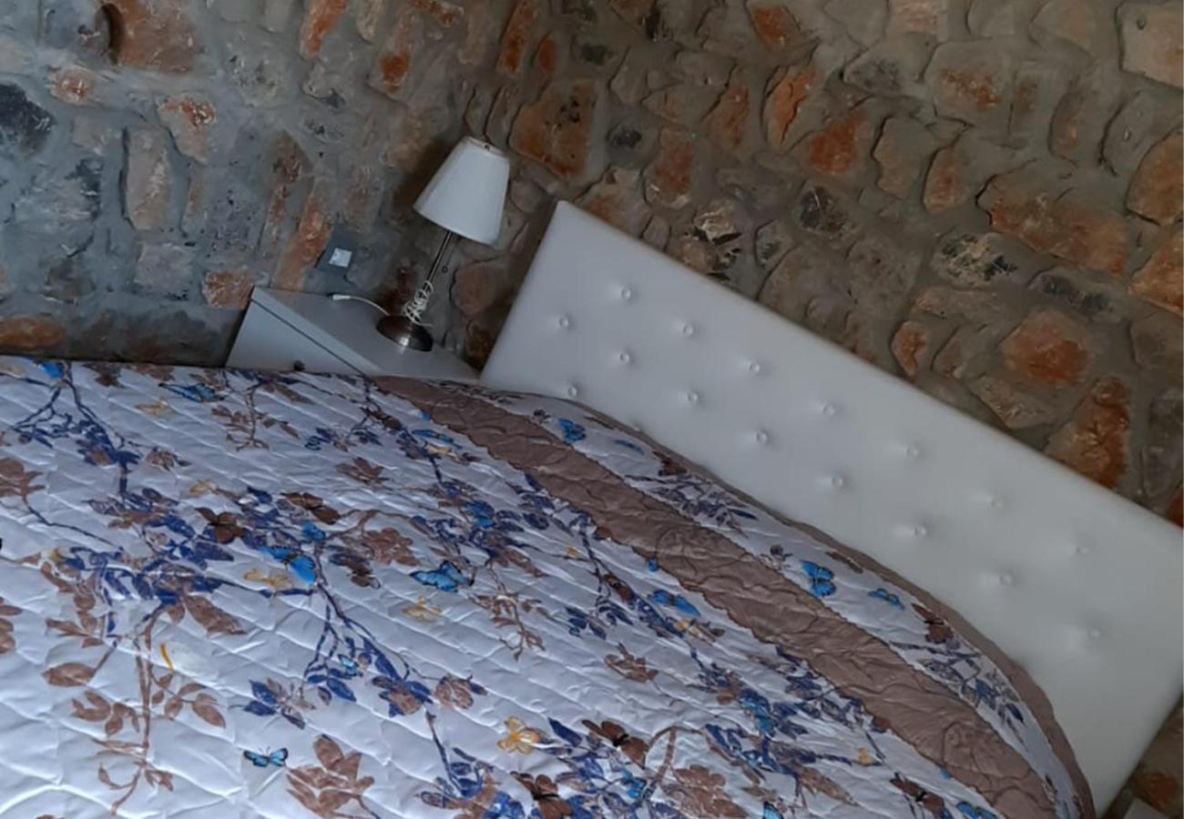 Hotel Villa Stone Dream Bar Restaurant Udenisht Екстер'єр фото