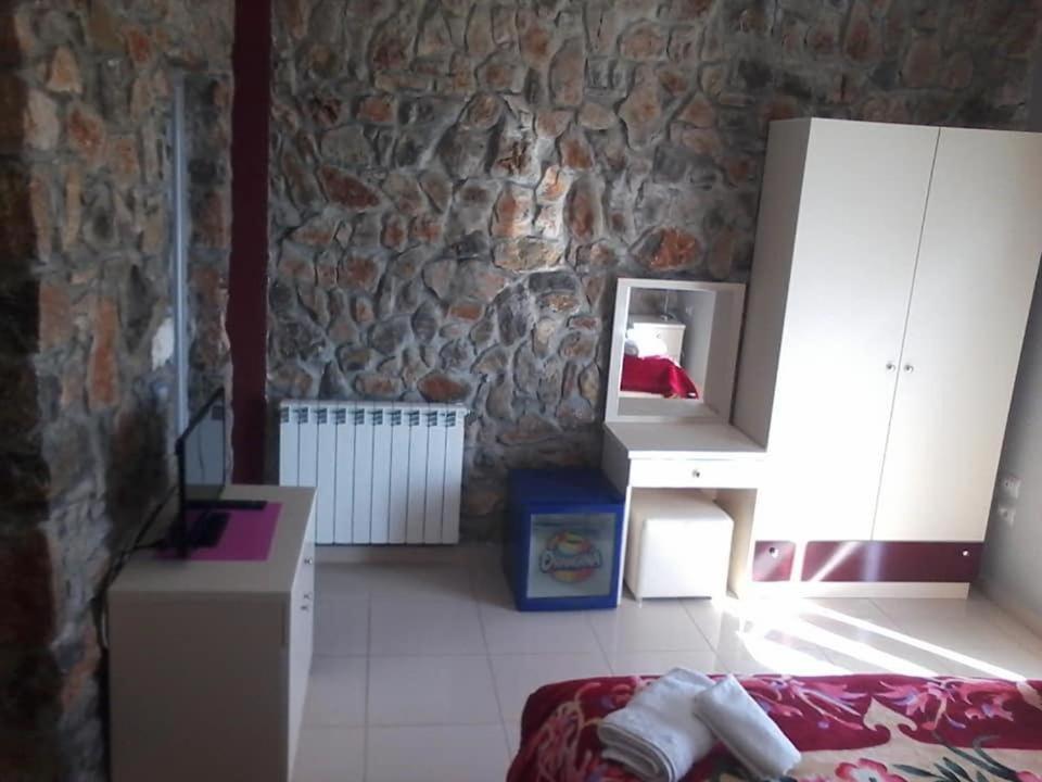Hotel Villa Stone Dream Bar Restaurant Udenisht Екстер'єр фото